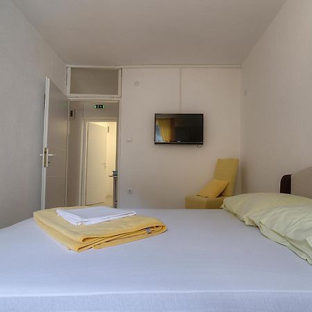 Apartments & Rooms Josephine Senj  Exterior foto