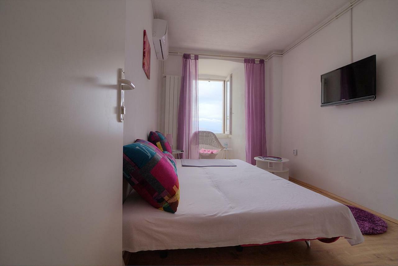 Apartments & Rooms Josephine Senj  Exterior foto